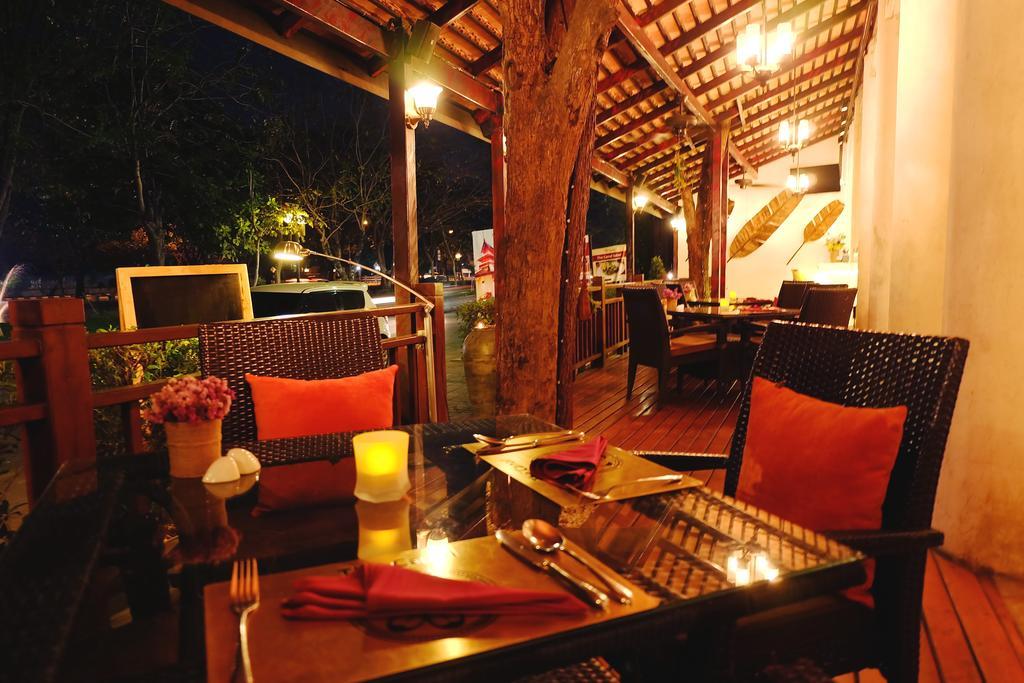 The Rim Chiang Mai Hotel Exterior photo